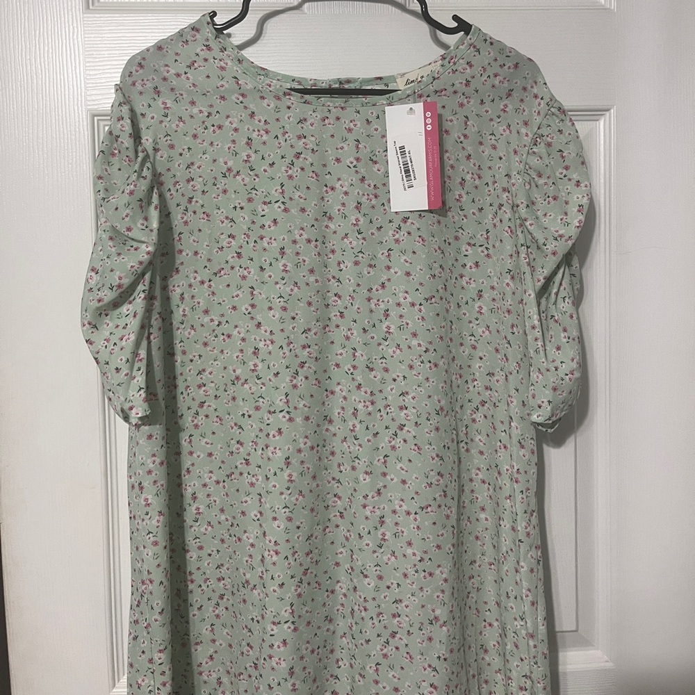 XL mint green flower top